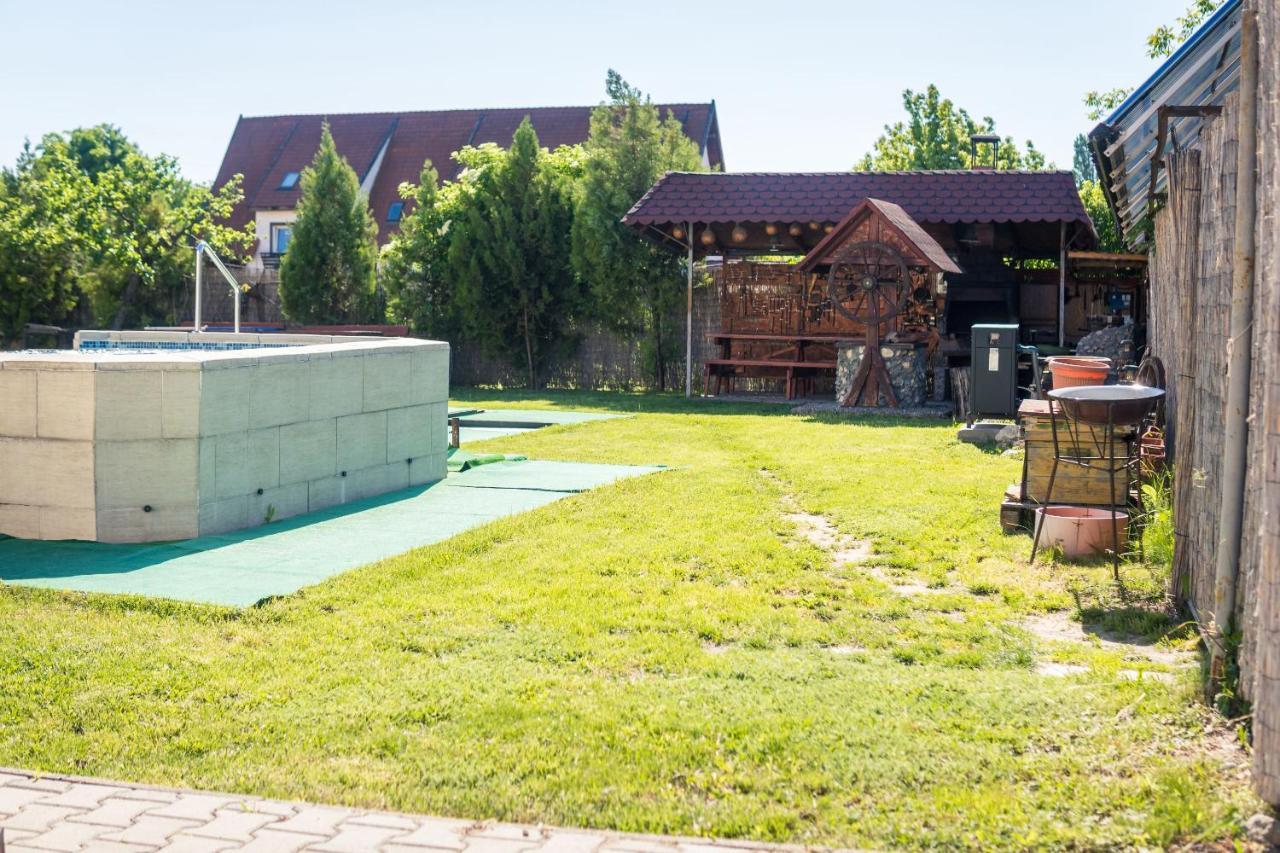 Pensiunea Casa Porojan Бэйле-Уну-Май Экстерьер фото